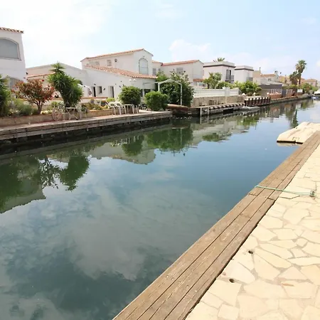 Villa Apart-rent Casa Creus 8a